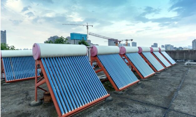 Aquecedores solares em indústrias: redução de custos e impacto ambiental.